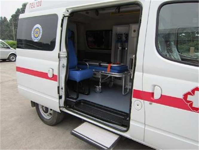 桑日救护车出租服务案例7